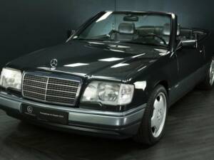 Immagine 1/30 di Mercedes-Benz E 320 (1997)