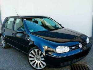 Imagen 1/8 de Volkswagen Golf IV 2.3 V5 (2001)