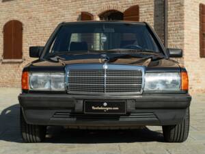 Image 3/50 de Mercedes-Benz 190 E (1988)