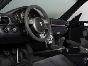Bild 10/42 von Porsche 911 GT2 (2008)