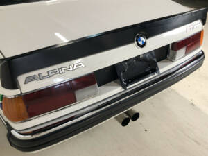 Image 18/33 of BMW 635 CSi (1981)