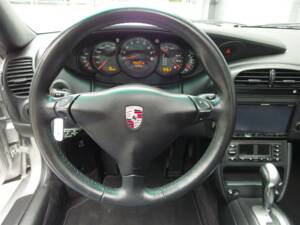 Bild 52/100 von Porsche 911 Carrera 4S (2002)