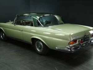 Image 4/30 of Mercedes-Benz 280 SE (1970)