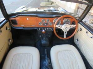 Bild 9/16 von Triumph TR 4A IRS (1967)