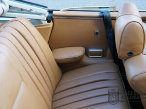 Image 13/50 of Mercedes-Benz 280 SE 3,5 (1971)