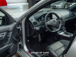 Bild 16/24 von Mercedes-Benz C 63 AMG T (2010)