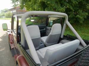 Image 21/23 of Jeep YJ (1988)