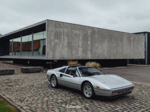 Immagine 13/24 di Ferrari 328 GTB (1986)