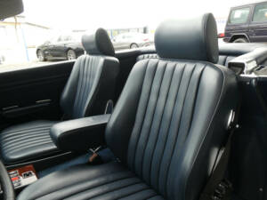 Image 11/26 of Mercedes-Benz 500 SL (1988)