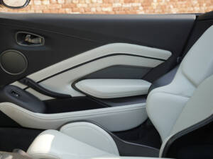 Image 23/50 of Aston Martin V8 Vantage Roadster (2023)