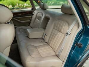 Afbeelding 21/50 van Jaguar XJ6 3.2 (1995)