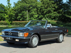 Imagen 1/23 de Mercedes-Benz 560 SL (1987)