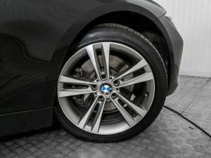 Immagine 38/50 di BMW 328i (2012)