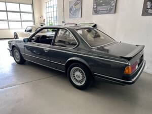 Image 6/23 de BMW 635 CSi (1985)