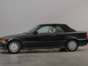 Image 36/46 de BMW 318i (1995)