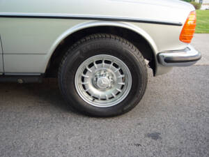 Immagine 27/28 di Mercedes-Benz 230 CE (1984)