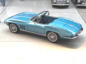 Image 11/41 of Chevrolet Corvette Sting Ray Convertible (1966)