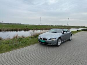 Image 19/59 de BMW 650i (2006)
