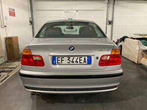 Image 4/30 of BMW 323i (1998)