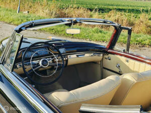 Immagine 3/49 di Mercedes-Benz 220 S Cabriolet (1958)