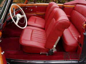 Image 3/50 de Mercedes-Benz 220 SE Cabriolet (1960)