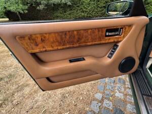 Image 26/30 of Aston Martin V8 Coupé (1996)