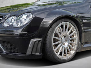 Image 17/19 of Mercedes-Benz CLK 63 AMG Black Series (2007)