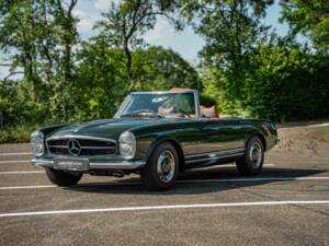 Image 10/46 of Mercedes-Benz 280 SL (1968)