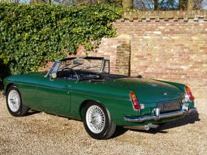 Image 23/50 of MG MGC (1969)