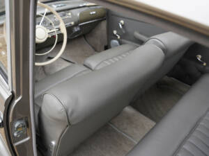 Image 46/50 of BMW 501 V8 (1965)