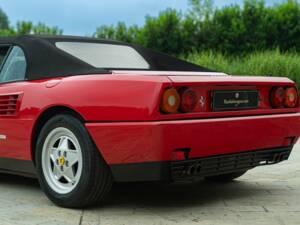 Image 39/50 of Ferrari Mondial T (1991)