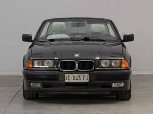 Afbeelding 2/46 van BMW 318i (1995)