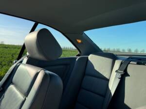 Bild 27/40 von BMW 850i (1991)