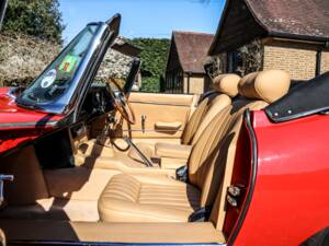 Image 23/27 of Jaguar E-Type (1968)