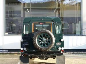 Bild 6/47 von Land Rover Defender 110 Works V8 (2011)