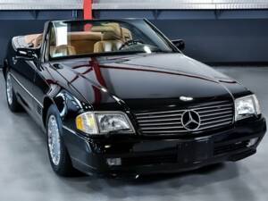 Afbeelding 4/7 van Mercedes-Benz 500 SL (1991)