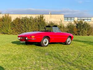 Image 10/28 of Alfa Romeo 1750 Spider Veloce (1968)