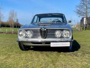 Image 9/42 of Alfa Romeo 2600 Sprint (1965)