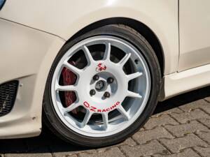 Bild 10/31 von Abarth 695 Assetto Corse Evoluzione (2013)