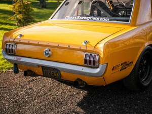 Image 9/50 of Ford Mustang Notchback (1965)