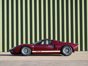 Image 14/21 of Ford GT40 (1965)