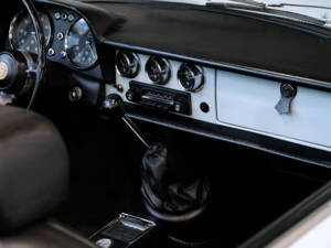 Image 14/23 of Alfa Romeo 1750 Spider (1969)