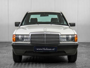 Image 13/50 de Mercedes-Benz 190 D (1985)