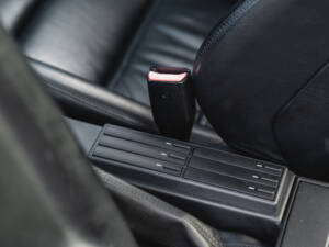 Image 19/50 of BMW M3 (1987)