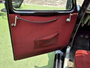 Image 17/47 of FIAT 1100 E (1952)