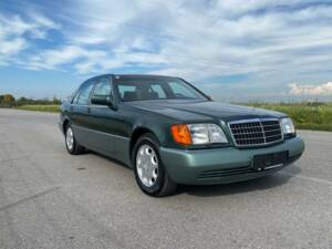 Imagen 12/22 de Mercedes-Benz 500 SE (1991)
