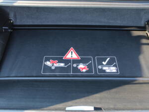 Image 19/52 of Mercedes-Benz SLK 320 (2000)