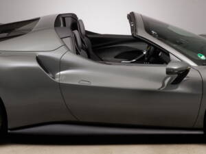 Image 12/42 de Ferrari 296 GTS (2024)