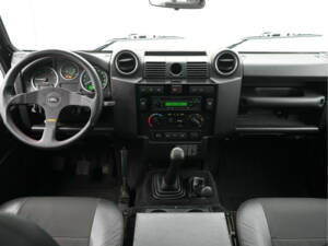 Image 5/35 de Land Rover Defender 110 (2007)