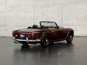 Image 4/24 of Triumph TR 4A IRS (1965)